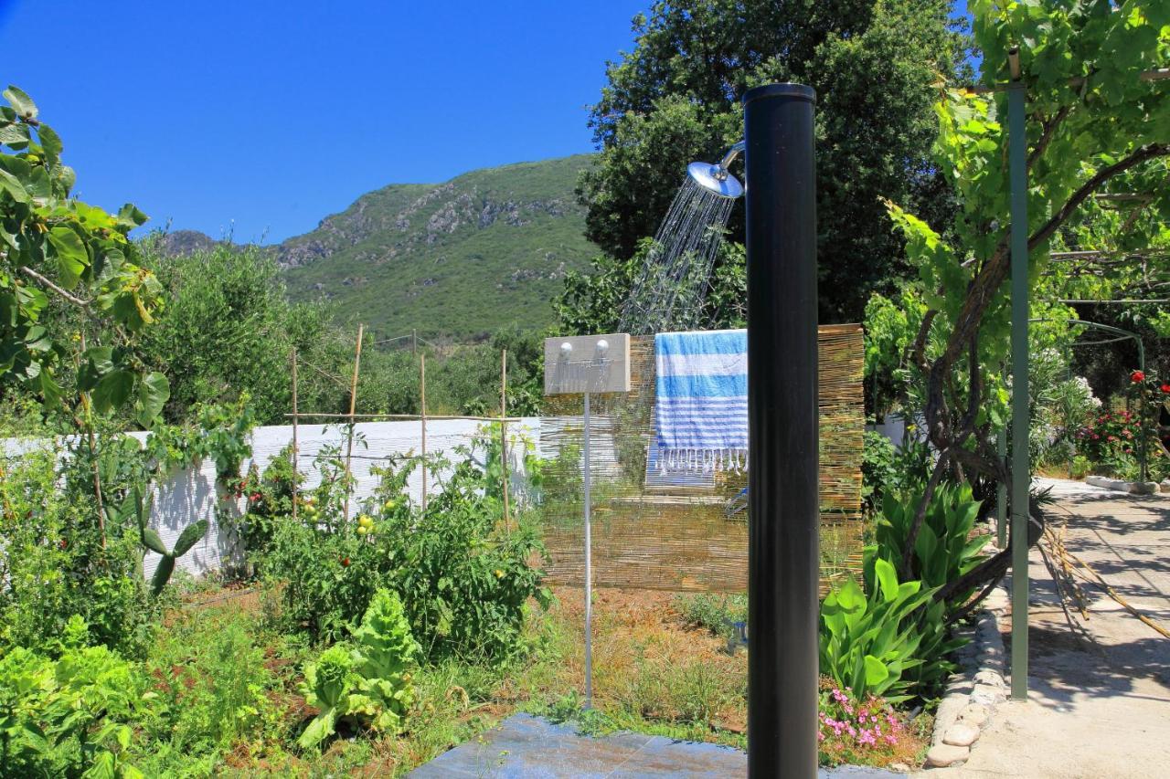 Blue Sky Cottage, Kanouli Beach Halikounas Esterno foto