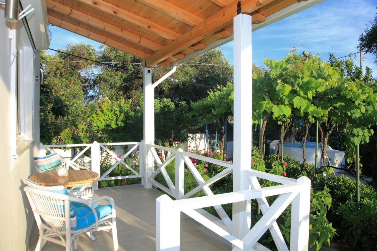 Blue Sky Cottage, Kanouli Beach Halikounas Esterno foto