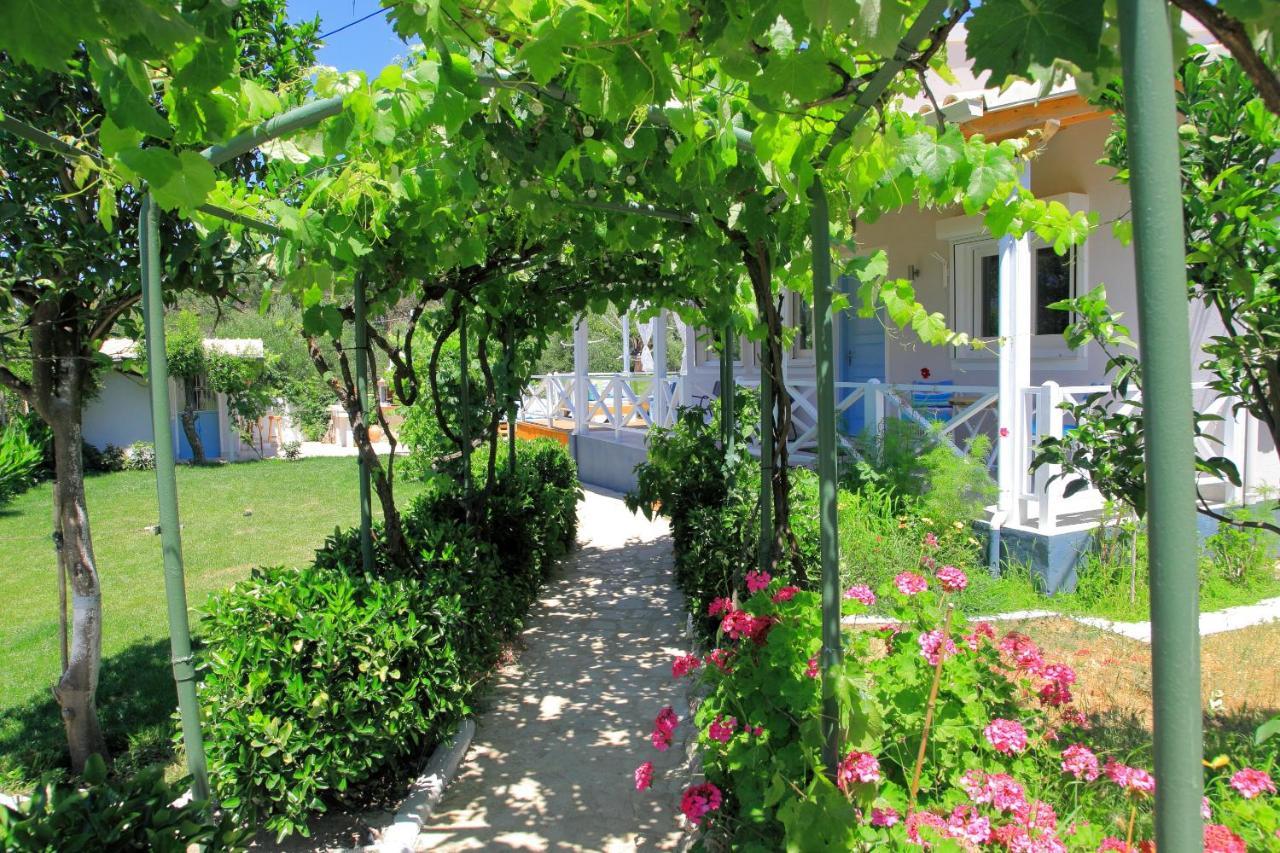 Blue Sky Cottage, Kanouli Beach Halikounas Esterno foto